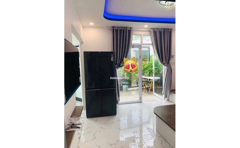 Bán nhà 2 lầu gần biển Hòn Chồng – ô tô 6m – Vĩnh Hải – giá 3,3 tỷ